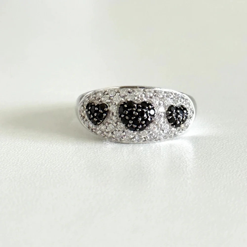 14k Solid White Gold Black & White Three Hearts Pave Ladies Band Ring Size 9.75
